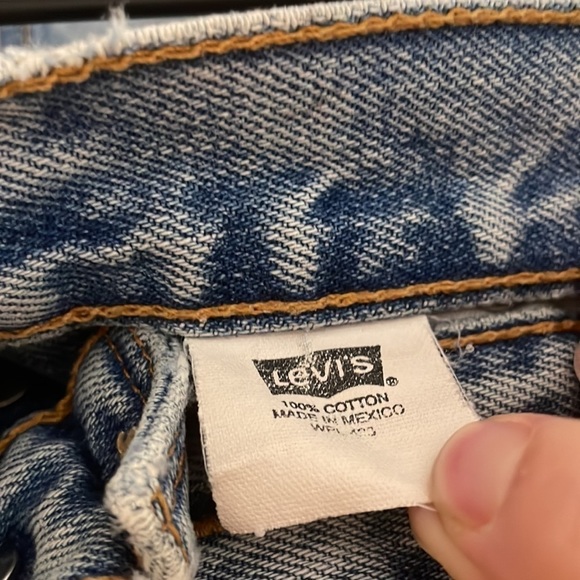 VINTAGE distressed Levi 501’s cut off shorts - Picture 6 of 6